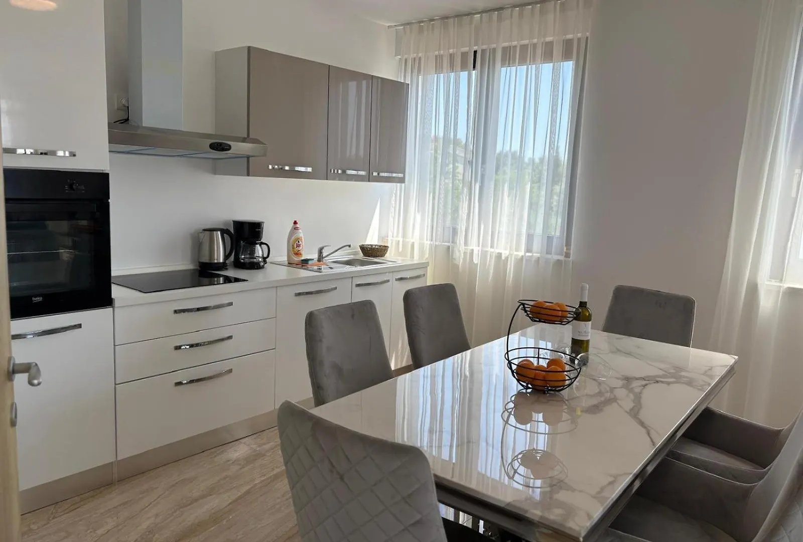 Villa Green S Bazenom Μεντουλίν