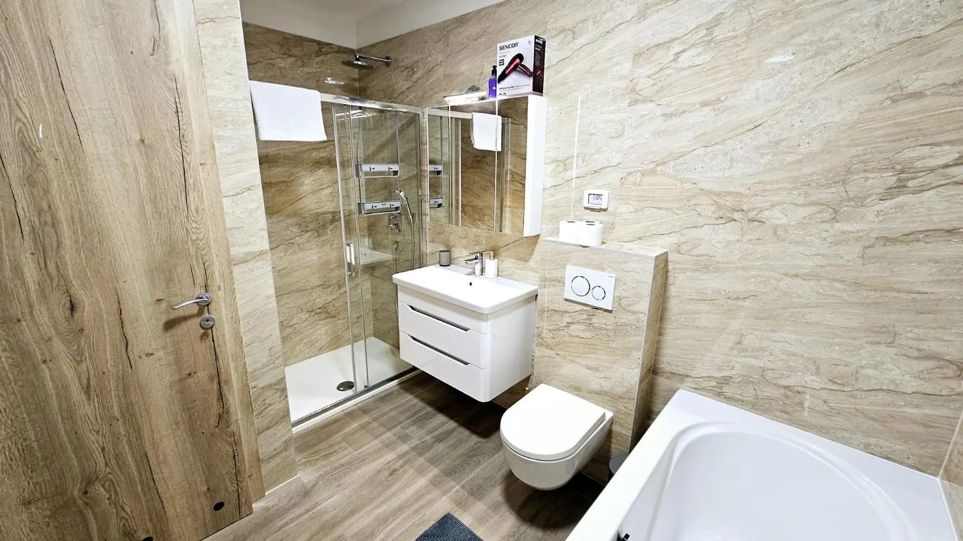 מדולין Villa Green S Bazenom 0*,