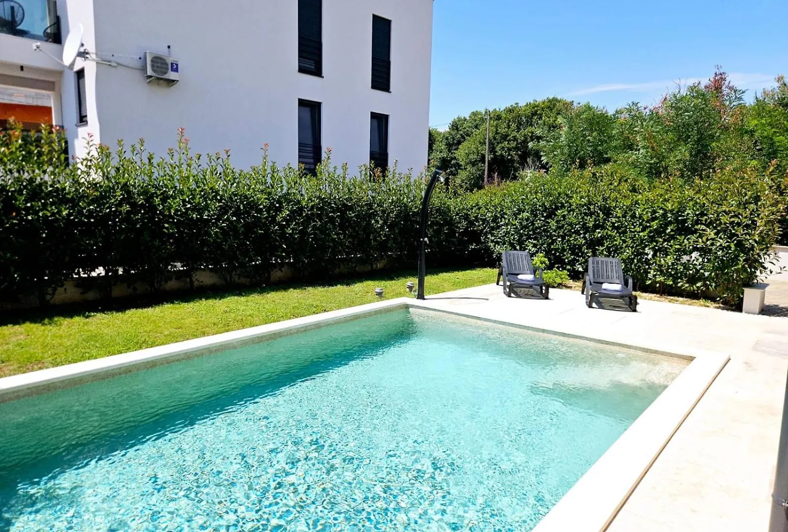 Villa Green S Bazenom Μεντουλίν